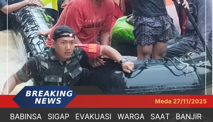 Babinsa Sigap Evakuasi Warga Saat Banjir Rendam Padang Bulan