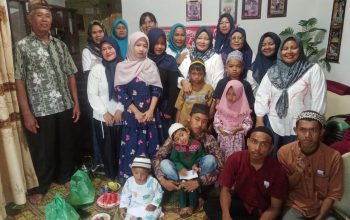Owner RAS H Novri Ompusunggu Santuni Anak Yatim dan Lansia di Momen HUT ke-52 Tahun