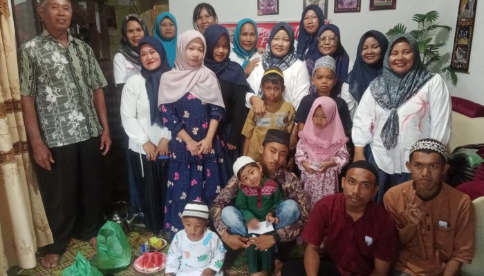 Owner RAS H Novri Ompusunggu Santuni Anak Yatim dan Lansia di Momen HUT ke-52 Tahun