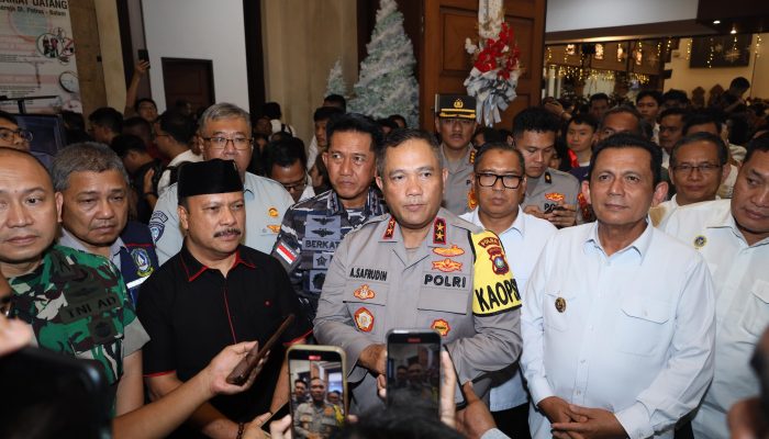 KAPOLDA KEPRI TINJAU SEJUMLAH GEREJA DI BATAM: PASTIKAN PERAYAAN NATAL BERJALAN AMAN, TERTIB, DAN NYAMAN