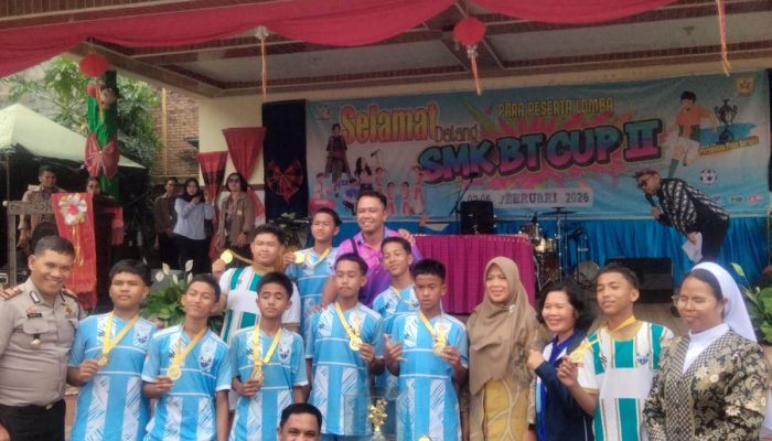 SMPN 4 Pematangsiantar Juara Futsal SMK BT Cup 2