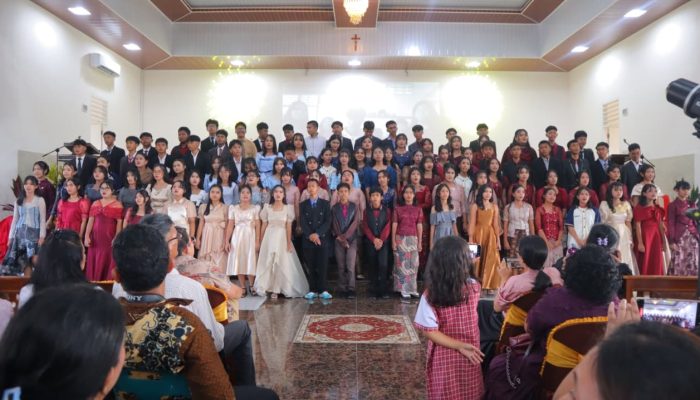 SMP Swasta Bintang Timur Pematangsiantar Gelar Pemberkatan dan Pelepasan Siswa Kelas IX Angkatan 45