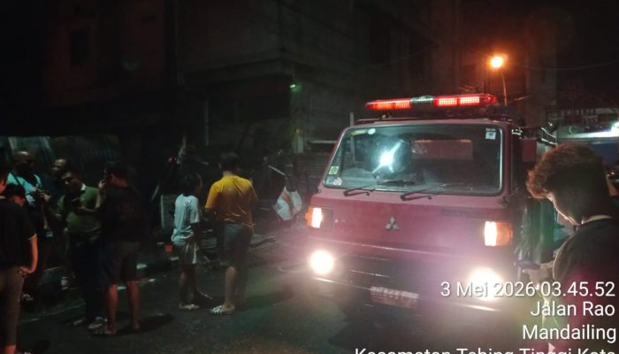 Kebakaran Hanguskan 3 Rumah dan 1 Warung di Tebingtinggi, Polisi Lakukan Penyelidikan