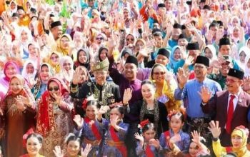 Amsakar-Li Claudia Menari Zapin Ngenang Bersama 5.120 Pelajar Memeriahkan Hardiknas 2026