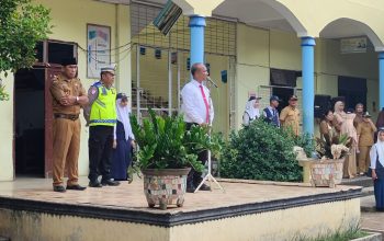 Pimpin Upacara di SMP Negeri 4 Tebingtinggi, Kasat Narkoba Ajak Siswa Tingkatkan Disiplin dan Hindari Pelanggaran