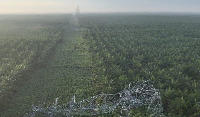 PLN Gerak Cepat Pulihkan Sistem Kelistrikan, 12 Tower Transmisi Rusak Akibat Cuaca Ekstrem di Sumatera Utara