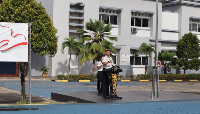 Apel Pagi Lapas Batam Dirangkaikan dengan Penyematan Tanda Kenaikan Pangkat Kasubsi Bimkemaswat, Perkuat Integritas dan Profesionalisme