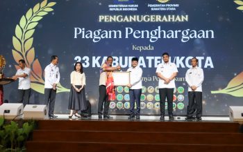 WUJUDKAN KEMUDAHAN AKSES PELAYANAN HUKUM BAGI MASYARAKAT, WALI KOTA TEBING TINGGI TERIMA PENGHARGAAN DARI KEMENTERIAN HUKUM RI