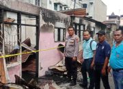 Tim Labfor Polda Sumut Lakukan Pemeriksaan Ulang TKP Kebakaran Tiga Rumah Sewa di Tebingtinggi