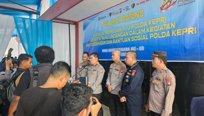 WAKAPOLDA KEPRI HADIRI PUNCAK BAKTI KESEHATAN DAN BANTUAN SOSIAL DALAM RANGKA HARI BHAYANGKARA KE-80 TAHUN 2026