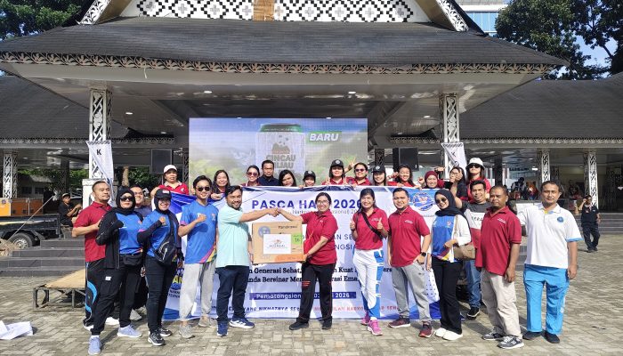 RATUSAN PESERTA MERIAHKAN NOBAR PIALA DUNIA DILANJUT SENAM SEHAT BERSAMA DINAS PARIWISATA DAN KORMI KOTA PEMATANGSIANTAR