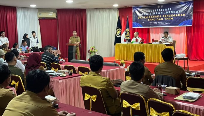 BUKA SOSIALISASI DESA BINAAN IMIGRASI, SEKDA TEBING TINGGI MINTA LURAH MAMPU DETEKSI DINI MODUS TPPO DAN TPPM