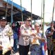 SEMARAKKAN HUT KE-81 KEMERDEKAAN RI, BIDHUMAS POLDA KEPRI BERSAMA INSAN PERS BAGIKAN RATUSAN BENDERA MERAH PUTIH DAN BANTUAN SOSIAL