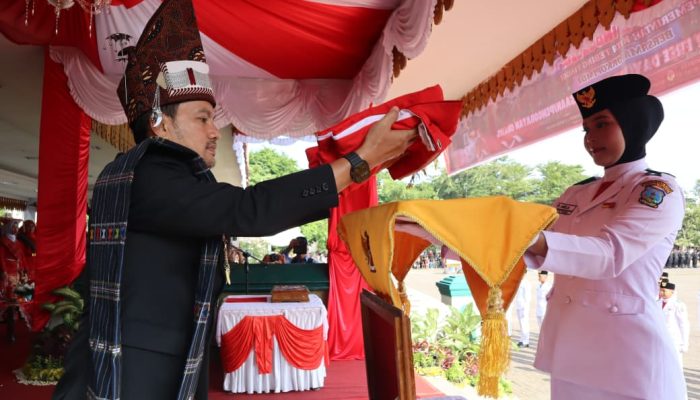WALI KOTA TEBING TINGGI PIMPIN UPACARA PERINGATAN HUT KE-81 KEMERDEKAAN RI DI LAPANGAN MERDEKA
