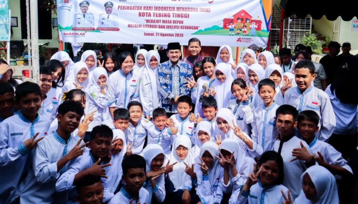PERINGATI HIM, WALI KOTA TEBING TINGGI AJAK PELAJAR BUDAYAKAN MENABUNG SEJAK DINI