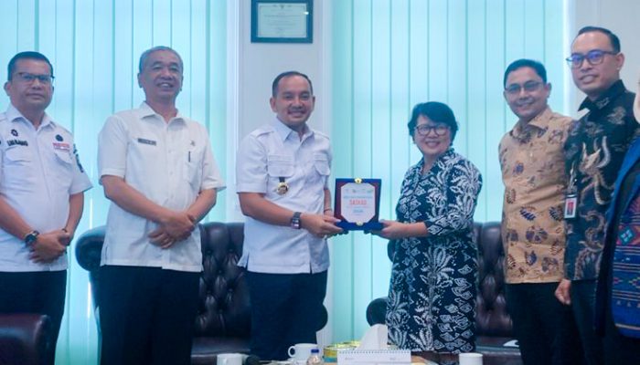 CAPAIAN IKAD KOTA TEBING TINGGI RAIH KATEGORI UNGGUL, WALI KOTA IMAN IRDIAN SARAGIH SIAP OPTIMALKAN INKLUSI KEUANGAN