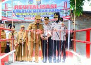PERMUDAH AKSES WARGA KELURAHAN MANDAILING, WALI KOTA DAN KAPOLRES TEBING TINGGI RESMIKAN JEMBATAN MERAH PUTIH