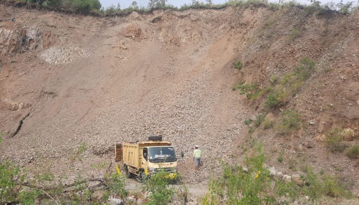 Galian C Tambang Batu Bebas Beroperasi Di Wilayah Dolok Pardamean