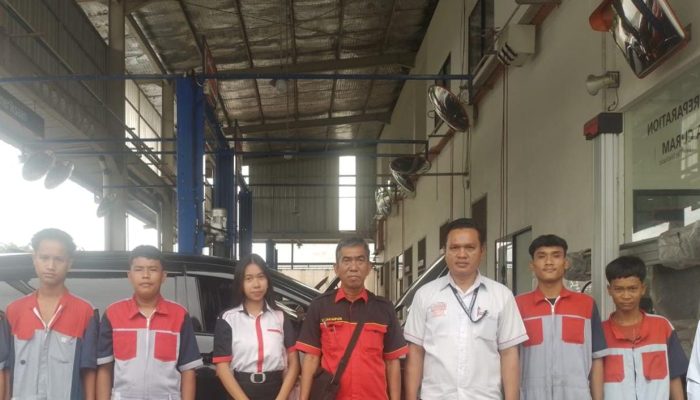 Tersebar di 70 DUDIKA, 149 Siswa SMK Swasta HKBP Pematangsiantar Ikuti PKL