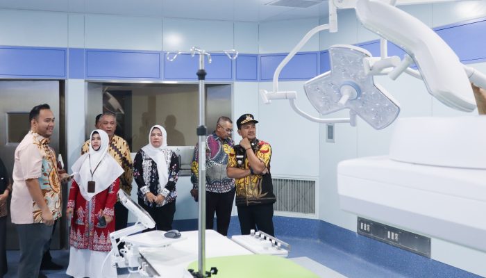 TINJAU FASILITAS CATH LAB DI RSUD KUMPULAN PANE, WALI KOTA TEBING TINGGI APRESIASI BANTUAN KEMENKES