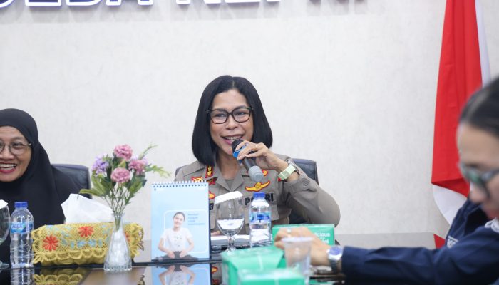 BELAJAR HUMAS DARI LAPANGAN, MAHASISWA PARIWISATA BATAM KUNJUNGI BIDHUMAS POLDA KEPRI