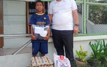 Jumat Berkah, RAS H Novri Berikan Bantuan kepada Anak Sebatang Kara Berusia 10 Tahun di Kampung Dalam Simalungun