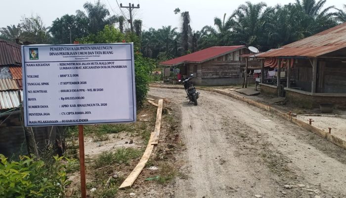 Infrastruktur Jalan Di Nagori Lumbangorat Dibangun
