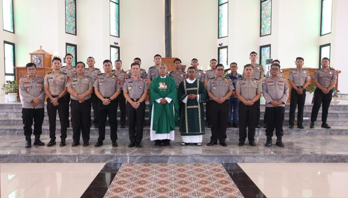 MINGGU KASIH, WAKAPOLDA KEPRI PERKUAT KEMITRAAN POLRI DAN MASYARAKAT